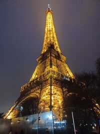 Paris-2022-12-08-EiffelTower.jpg