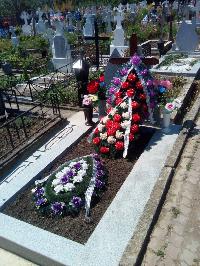 Romania-Fieni-Cemetery-2019-08-23-a.jpg