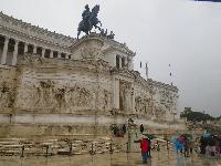 Rome-MonumentVEandColosseum-2016-05-14-a.jpg